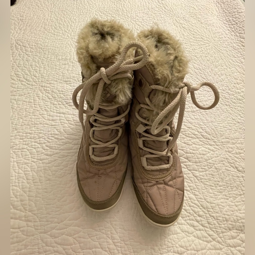 Womens Columbia MINX SHORTY III Waterproof Short Boots Size 8 Tan